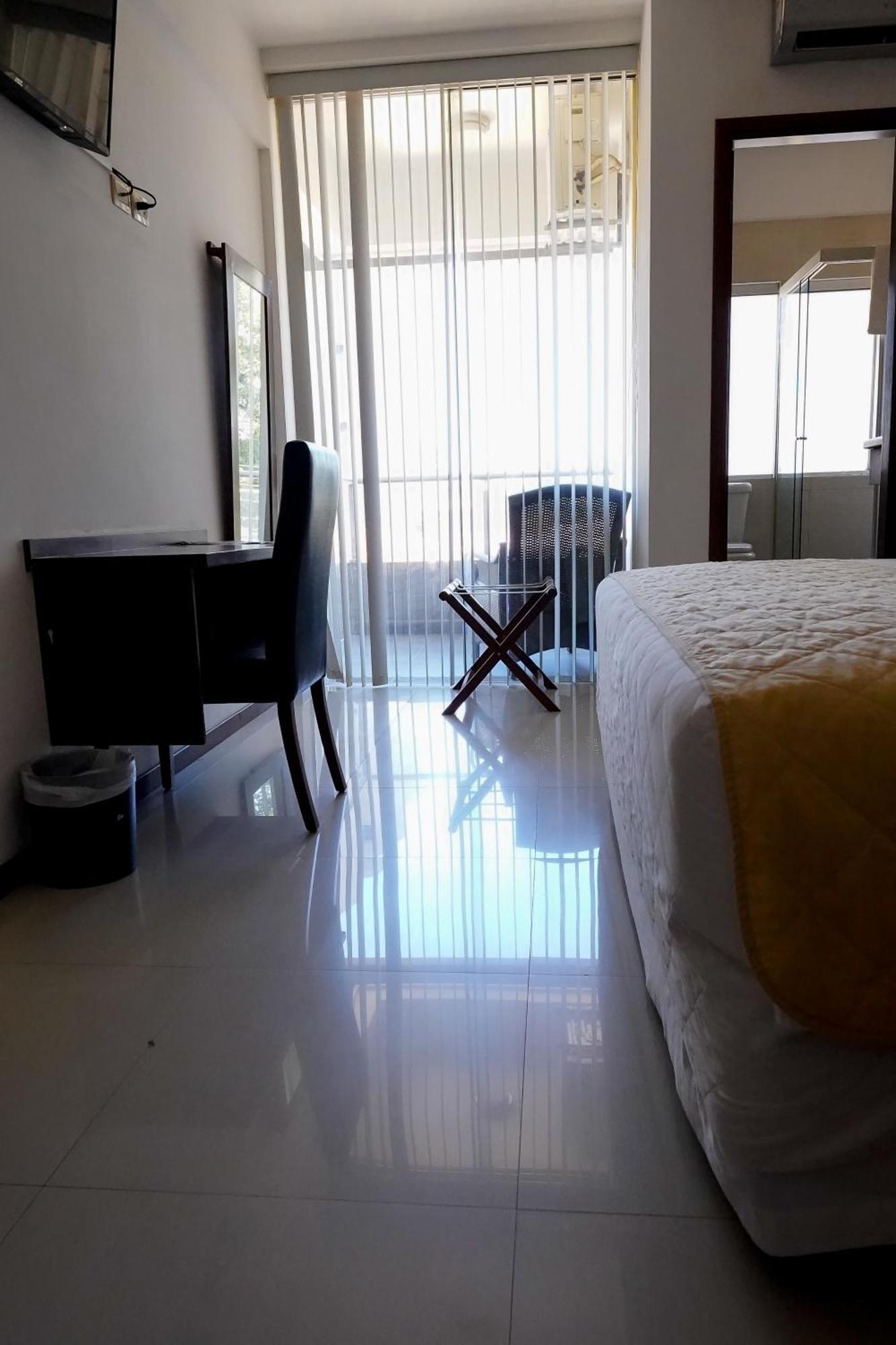 Prince Hotel Санта-Крус-де-ла-Сьерра Экстерьер фото