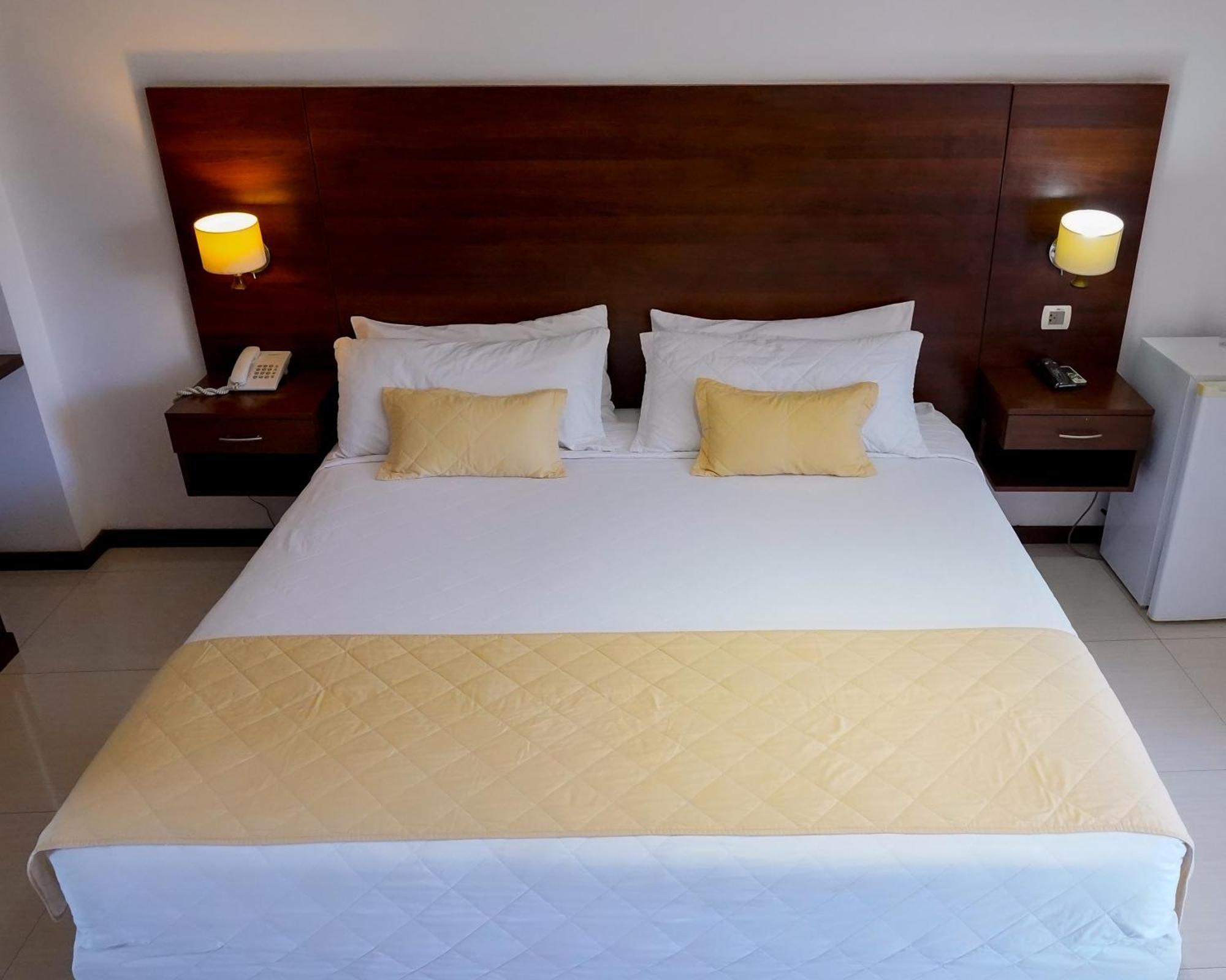 Prince Hotel Санта-Крус-де-ла-Сьерра Экстерьер фото
