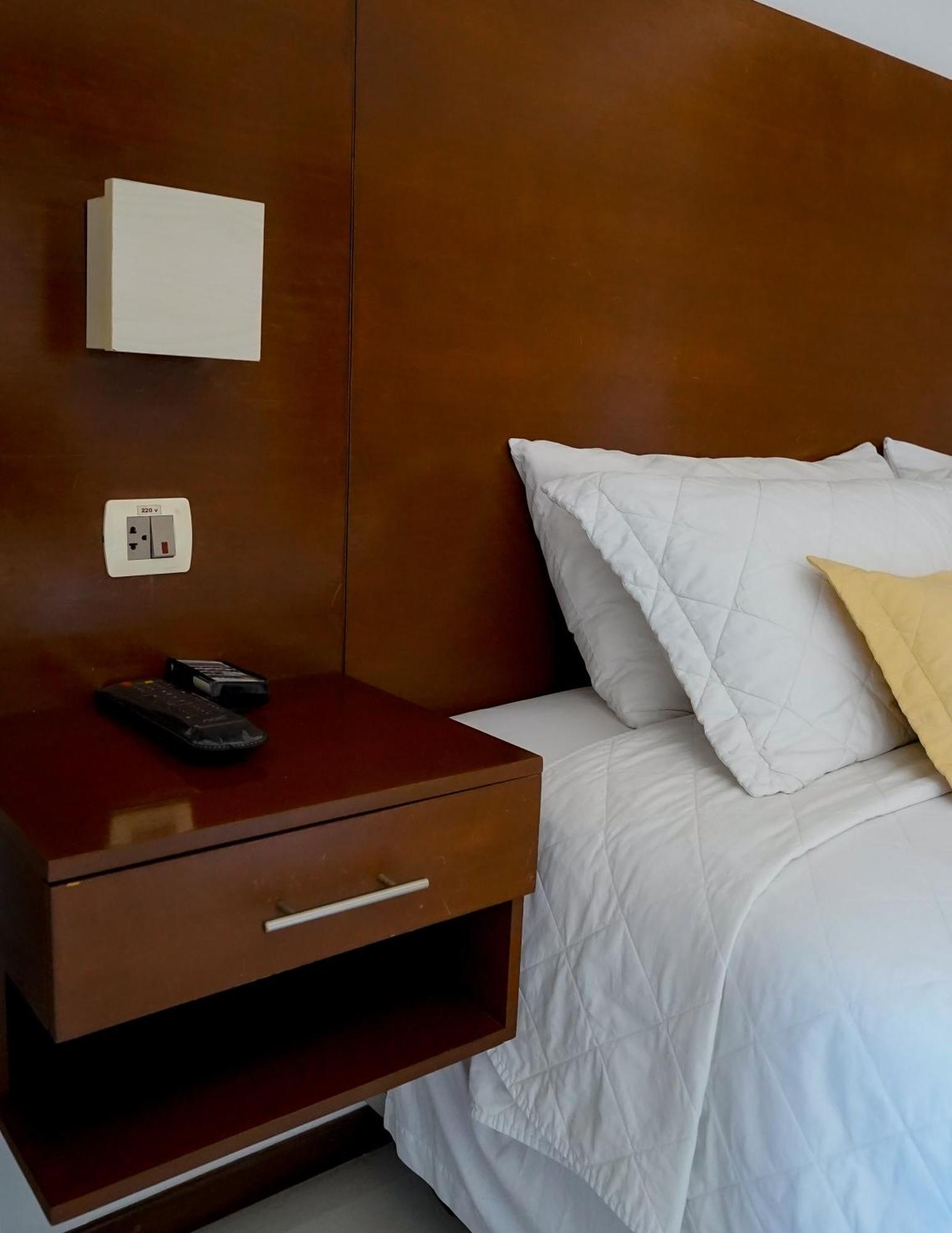 Prince Hotel Санта-Крус-де-ла-Сьерра Экстерьер фото