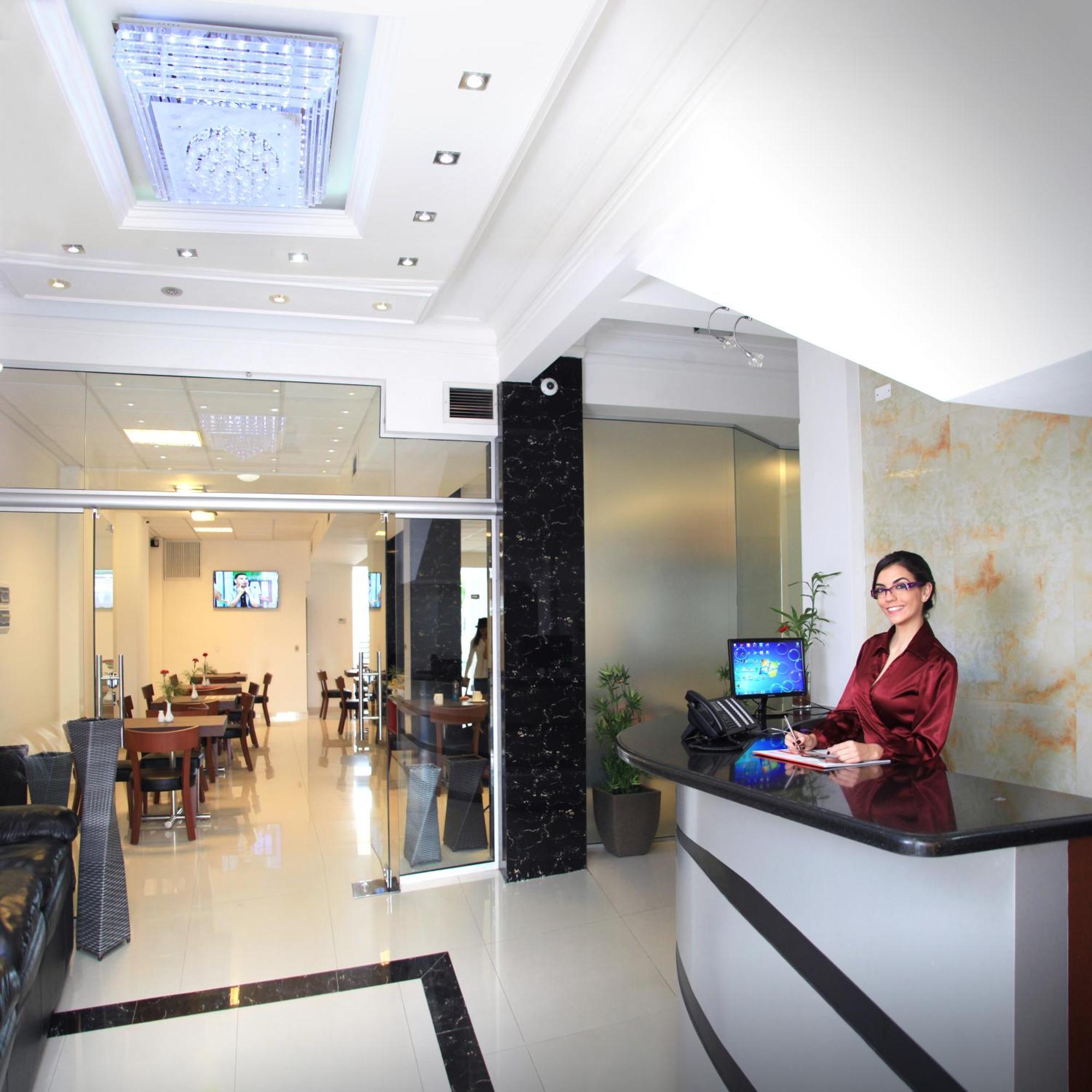 Prince Hotel Санта-Крус-де-ла-Сьерра Экстерьер фото