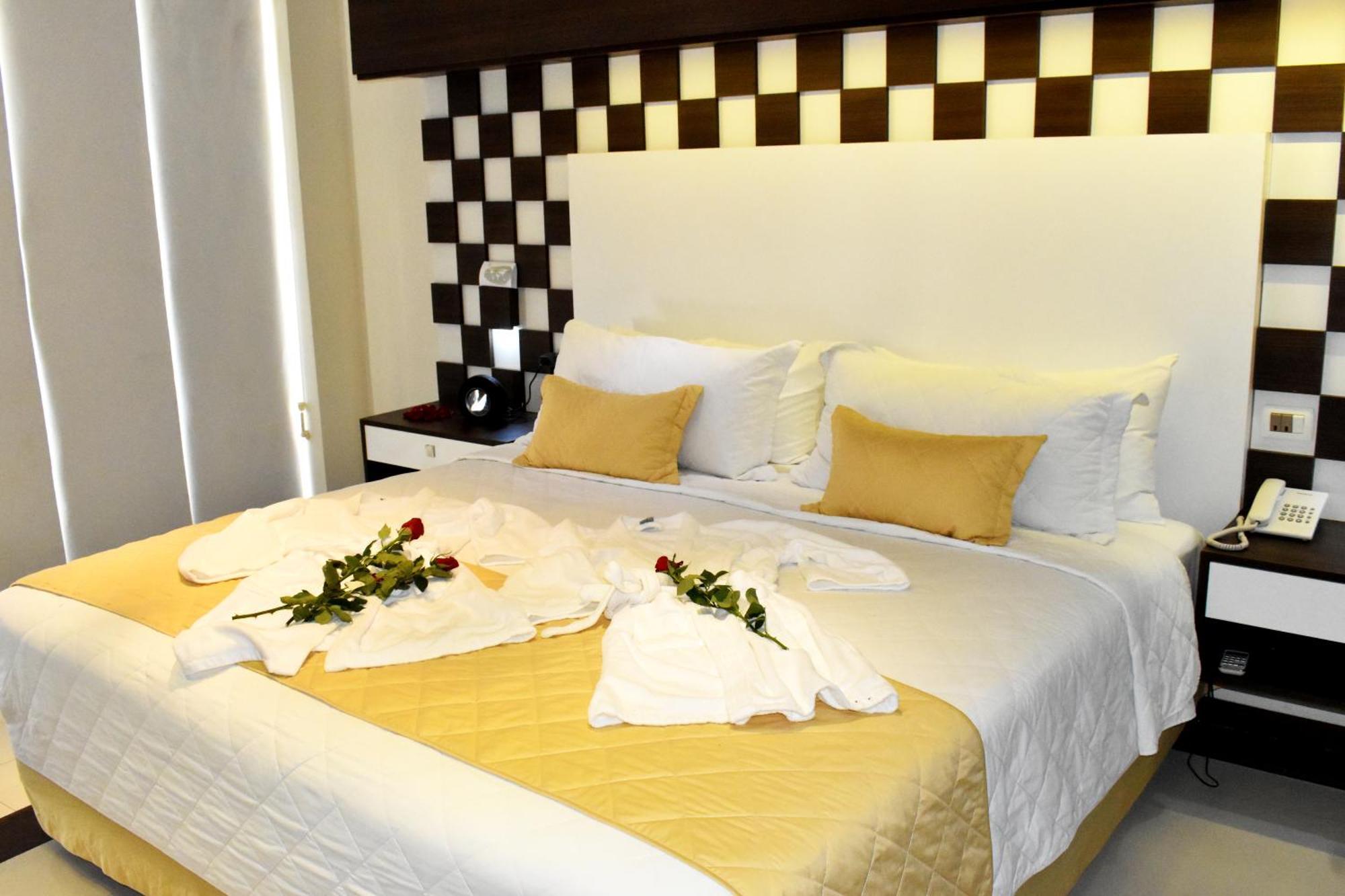 Prince Hotel Санта-Крус-де-ла-Сьерра Экстерьер фото