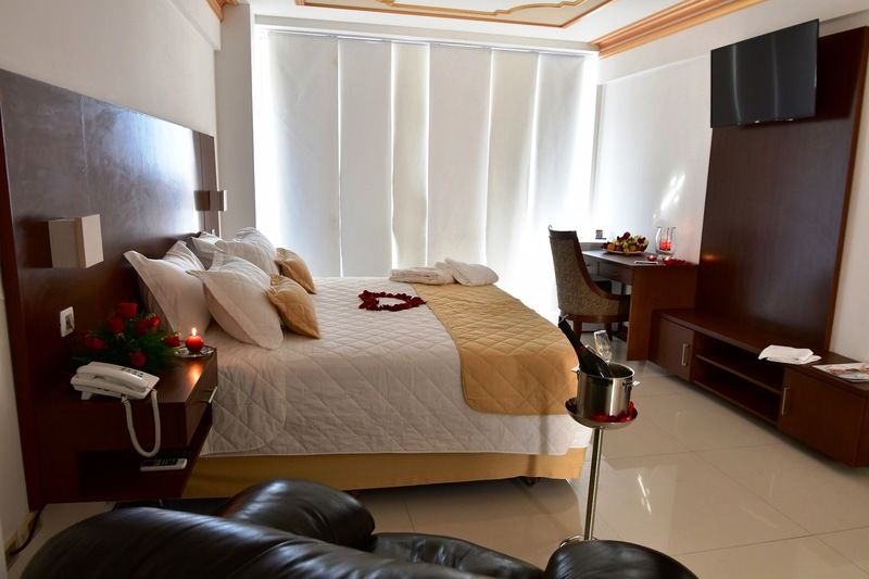 Prince Hotel Санта-Крус-де-ла-Сьерра Экстерьер фото